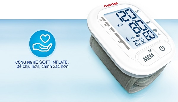 Máy đo huyết áp Medel Soft được trang bị màn hình hiển thị rất lớn, nhờ đó mà kết quả đo được rõ ràng.